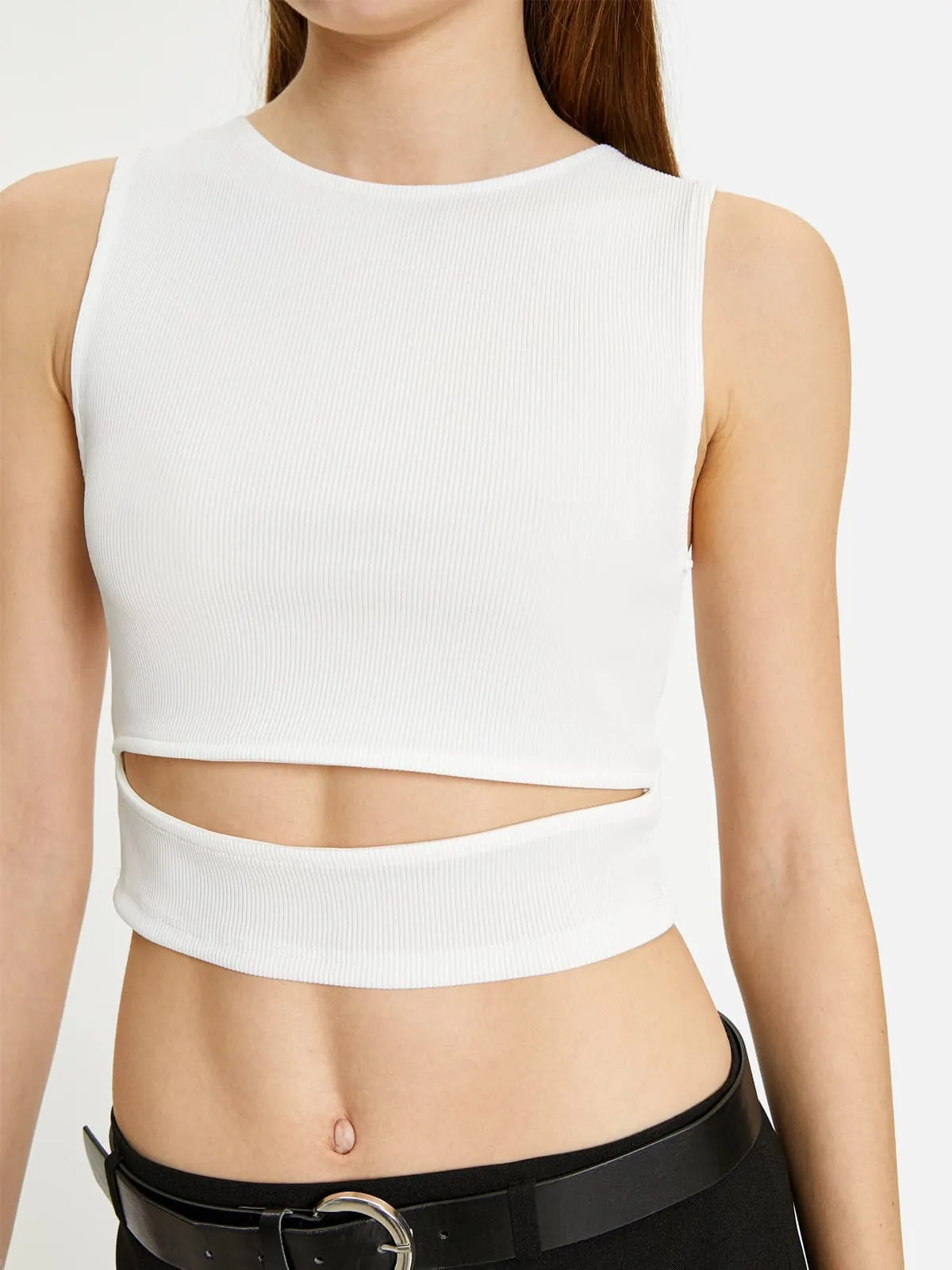 Short-Fit Sporty Round Neck T-shirt - White - Image 2